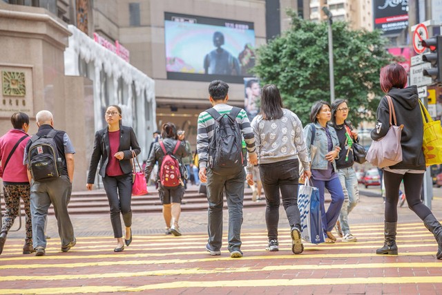 当梦想照进现实：去香港读书——开启一段改变人生的旅程，你准备好迎接挑战了吗？