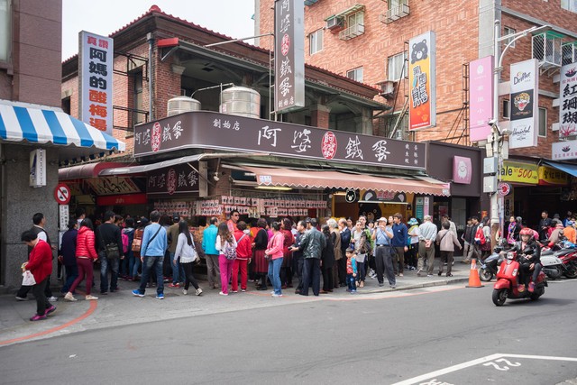泸沽湖旅游大巴环湖吃饭：一场说走就走的美食之旅，带你体验不一样的摩梭风情与地道风味