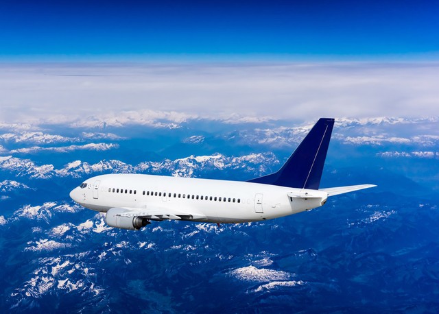 当经济舱超售，商务舱空位时，为什么航空公司会选择免费升级乘客舱位？——揭开你从未听说过的航空业秘密，带你了解那些幸运儿背后的故事