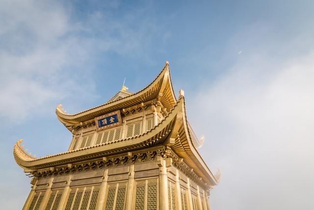 成都到腾冲旅游自驾路线：一场说走就走的冒险，穿越千山万水只为遇见最美的你