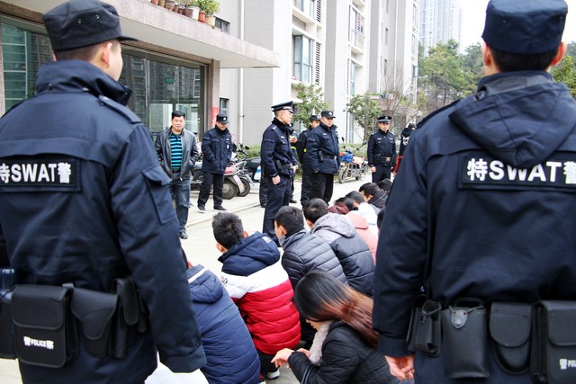 大理火车站拉客的，大理警方雷霆出击，14人因扰乱公共场所秩序被处罚，守护游客美好旅程