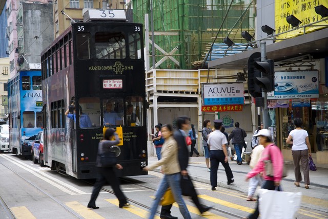 香港为什么不如深圳：从一位深港两地跑的内地生视角看两座城市的变迁与未来