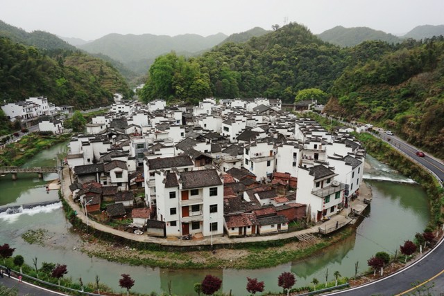 江西哪里泡温泉？2024年冬日最值得打卡的温泉胜地，你去过几个吗？探索江西温泉小镇的魅力，感受大自然恩赐的温暖与舒适