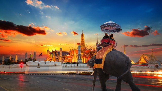 泰国为什么要小费？揭开东南亚旅游潜规则背后的真相，中国游客如何应对？