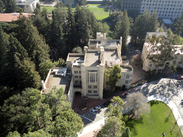 加州伯克利大学怎么样？从1868年的创立到今天，这所传奇学府如何塑造了无数改变世界的人才，以及它在2024年QS排名第十背后的秘密