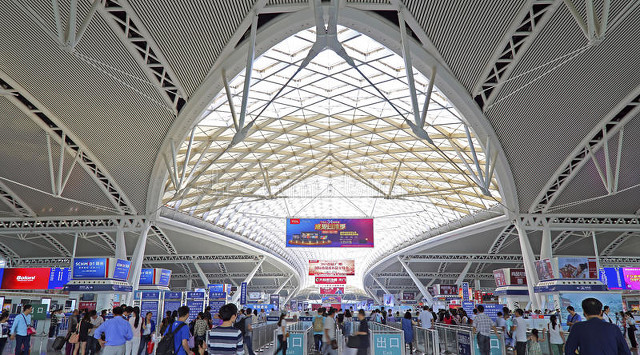 广州坐高铁到长沙多久？揭秘1小时59分的极速之旅