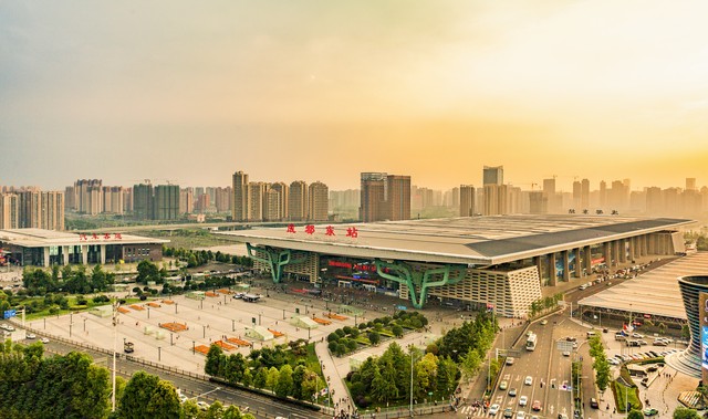 邛崃到成都东站要多久？一场说走就走的城际旅行，带你体验81公里的魅力之旅