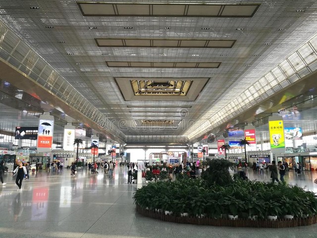南京南站如何取票：从地铁口到检票口，轻松搞定你的高铁之旅，让你告别排队烦恼，享受飞一般的速度与激情！