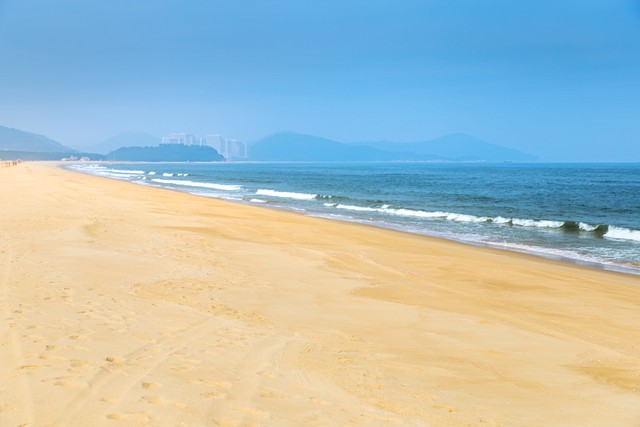 那里不仅风景：从繁华都市到宁静乡村，一场意想不到的心灵之旅 | 探索那些被遗忘的美好角落，感受不一样的生活节奏，发现内心深处最真实的自己