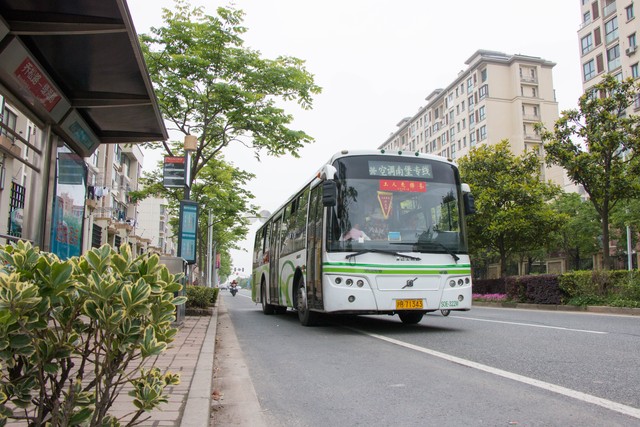 昆明86路公交车路线：穿梭城市脉络，连接生活点滴——从海雅路口到每一个梦想起航的地方