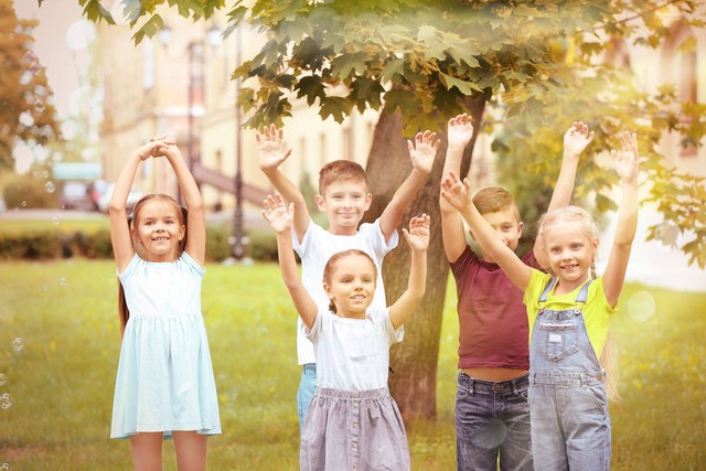 丽江小孩子玩的：带娃领略丽江古城的魅力，亲子游的完美指南
