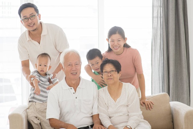 全家福怎么拍好看？轻松三步教你拍出温馨感人、充满回忆的家庭合影，让每一张照片都成为家庭故事的见证