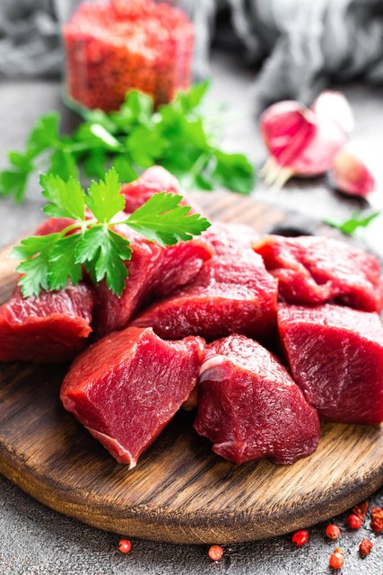 牛肉为什么有点蓝色？这不是变质，而是一种奇妙的光学现象，让你大开眼界！