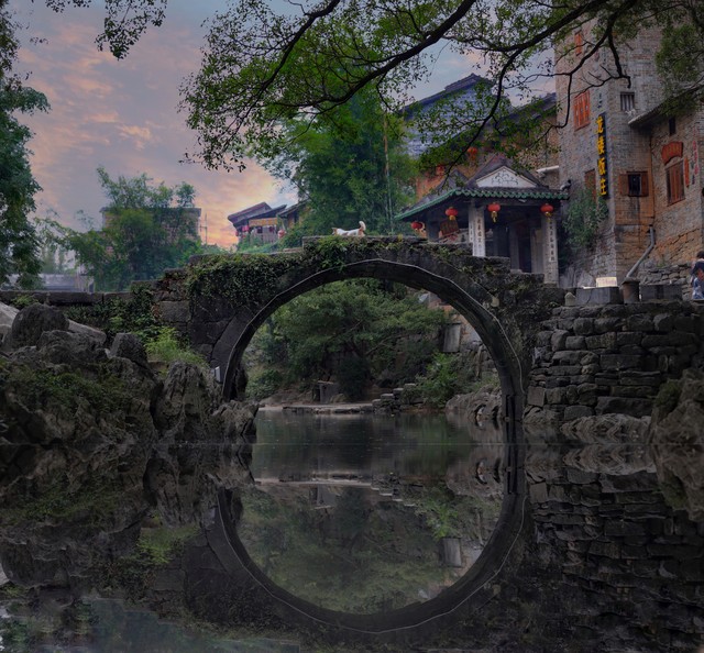 黄姚古镇玩多久？三天两夜的梦幻之旅，带你走进千年古镇的心跳节奏，每一步都是风景，每一刻都值得停留
