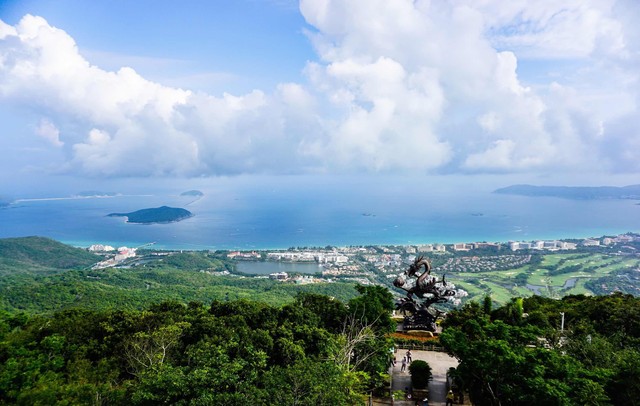 亚龙湾景区有哪些景点？带你走进这个被誉为“东方夏威夷”的热带天堂，体验前所未有的度假乐趣！