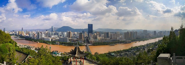 兰州哪里有好吃的？2024年最新兰州美食地图，带你发现那些藏在巷子里的老字号与网红打卡地！