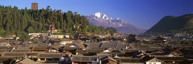 丽江古城旅游全景图：穿越千年的浪漫之旅，带你领略不一样的古城魅力