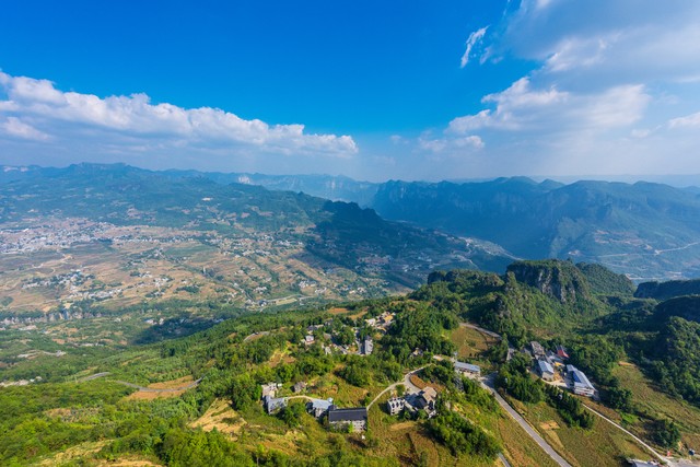 恩施好吃的地：从街头小吃到地道餐馆，一场味蕾上的奇幻之旅