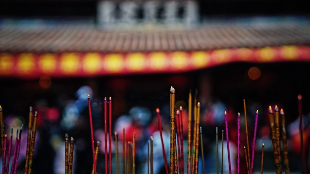 湖南烧香的地方有哪些？带你走进那些香火缭绕的祈福圣地