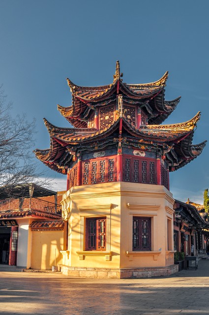 云南昆明10月旅游：一场秋日的浪漫邂逅，让心灵在五彩斑斓中找到归宿
