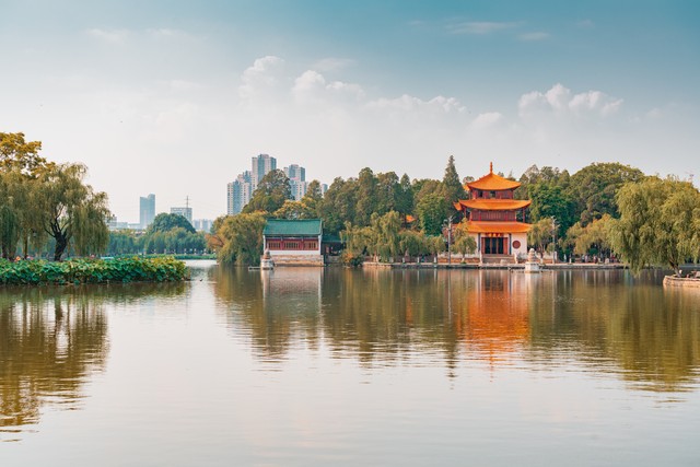 云南昆明旅游必买特产，带回家的不只是纪念品，更是满满的春城味道