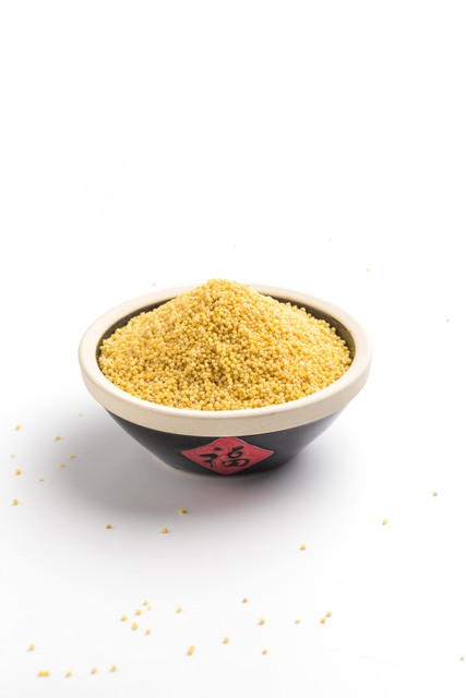 化妆品在哪里买比较好？2024年最新购物攻略，让你不再迷茫，买到真正适合自己的化妆品！