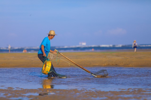 营口赶海哪里好？营口的仙人岛、白沙湾黄金海岸、高家窝棚，每一个地方都是赶海爱好者的天堂！