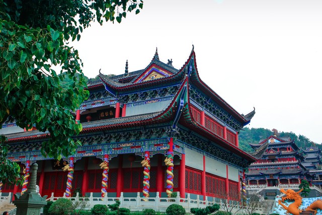 东华寺在哪里？探索广东韶关那片神秘而宁静的禅宗圣地，你绝对想不到的故事即将展开