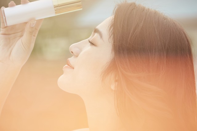 当你站在那片广袤无垠的草原上，风轻轻拂过脸颊，带来远方山脉的气息，那一刻你会不会也像我一样，心中涌起对自然深深的向往？人向往的自然——如何在繁忙都市生活中找回内心的宁静与自由