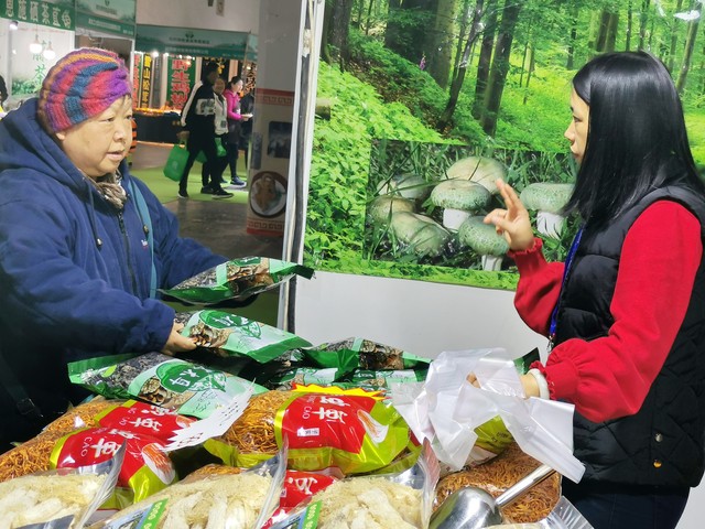 连云港土特产有哪些，带你领略这座海滨城市的独特魅力，从东海水晶到谢湖大樱桃，从花果山云雾茶到赣榆梭子蟹，每一样都是不可错过的美味与惊喜