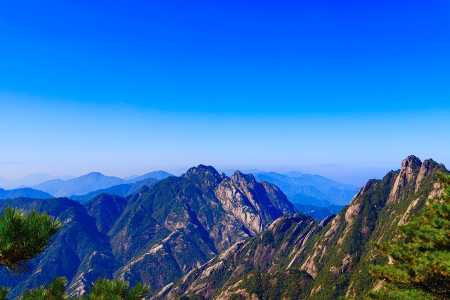 K8410经过哪些站，一站一景带你领略沿途风光，黄山到合肥的铁路旅行不容错过的美景