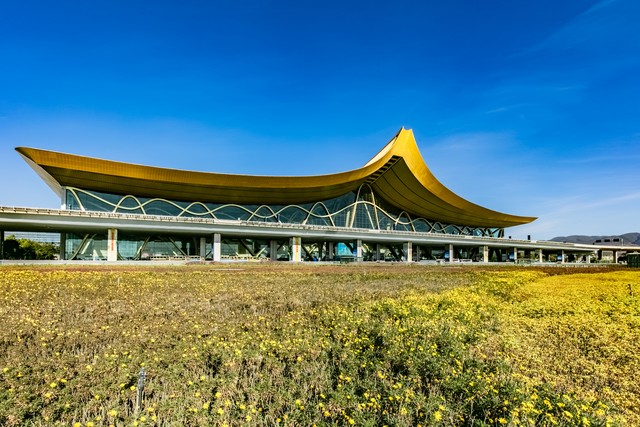 详细阅读:腾冲到昆明大巴:从西南边陲到春城的11小时奇幻之旅,一场关于勇气与美景的邂逅,一段充满惊喜和温馨的故事,让每一次出发都成为难忘回忆 腾冲到昆明大巴:从西南边陲到春城的11小时奇幻之旅,一场关于勇气与美景的邂逅,一段充满惊喜和温馨的故事,让每一次出发都成为难忘回忆
