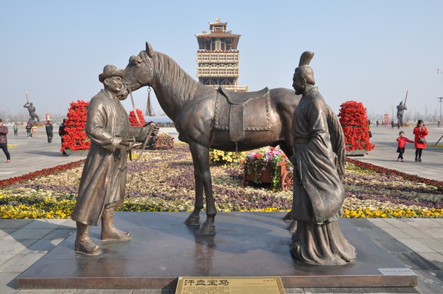 西安昆明池自：从历史深处走来的水上乐园，今朝焕发新生，成为情侣们的浪漫天堂与市民的休闲胜地