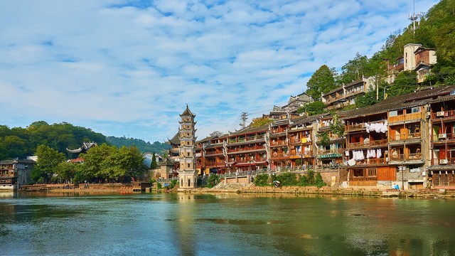 湘西景点有哪些？探寻神秘湘西，从凤凰古城到奇梁洞天堂，一场不容错过的自然与人文之旅