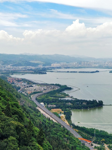 昆明西山风景区门票多少钱？2024年最新票价揭晓，带你畅游昆明最美的“睡美人”山！
