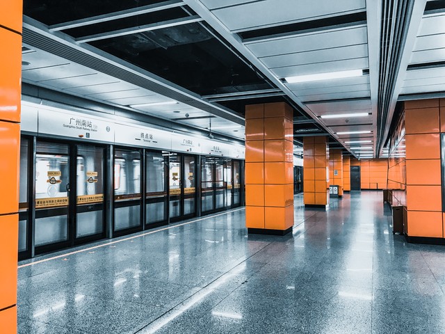 当城市遇见地铁：中国54个有地铁的城市，你去过几个？从北上广深到小众宝藏地，每一条线路都藏着故事！