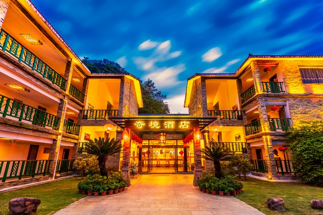 为什么选择预订酒店？揭秘背后那些不得不说的小秘密，让你的旅行更加无忧无虑，轻松愉快