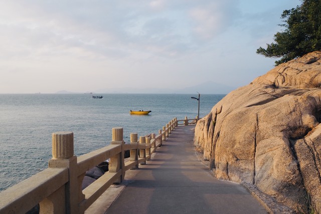 外伶仃岛沙滩怎么样？蓝天、碧海与细沙交织的梦幻之地，让你流连忘返！