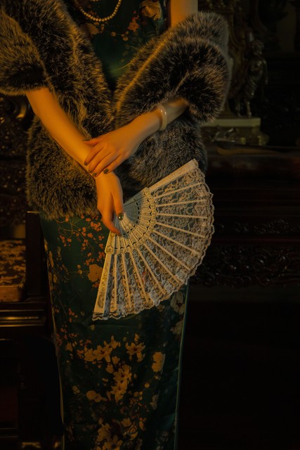 苏州哪里卖旗袍？平江路上的荷言旗袍，带你领略苏州的古典之美，让你成为最美的东方女子！