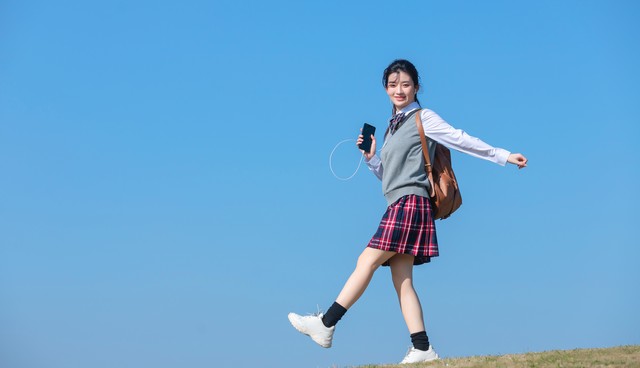 如何买英国火车票？一文告诉你从下载App到取票上车的全流程，轻松搞定英国火车票购买，再也不怕错过旅行计划！