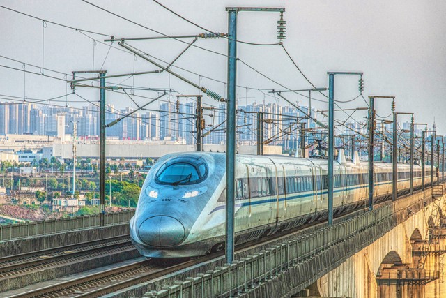 上海到苏州多久高铁？2024年最新高铁时刻表和票价，带你快速穿梭于这两座魅力城市