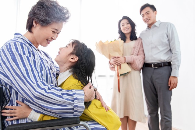 婚礼为什么戴胸花？从浪漫传说说到现代婚礼，胸花背后的秘密竟如此动人