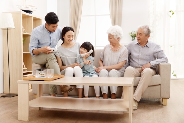 当传统习俗遇上现代生活：从春节到中秋，那些被遗忘的美好——如何在快节奏中找回失落的传统韵味