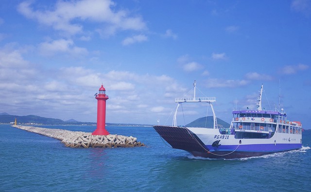 济州岛和三亚哪个好玩？2024年最新旅游体验大揭秘，带你领略两座海岛的不同魅力，究竟哪一座更能打动你的心？
