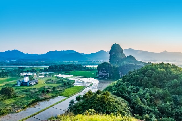 云南德宏景点风景：一场穿越时空的自然与人文之旅，探索那片被遗忘的热带天堂，寻找心中的诗和远方