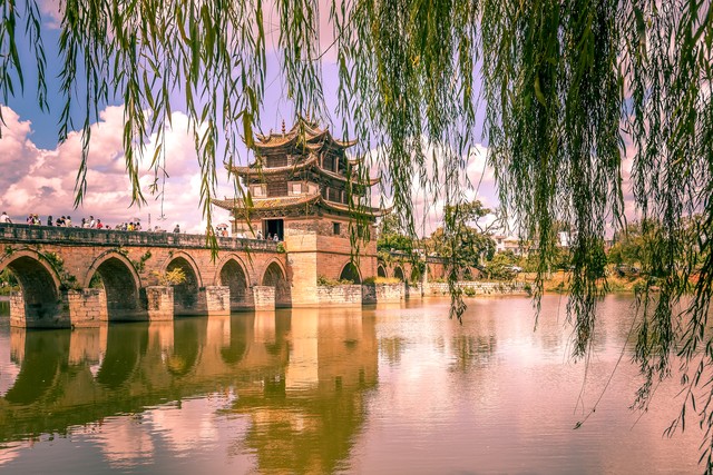 云南红河的旅游景点，从哈尼梯田到建水古城，一场穿越千年的文化之旅，带你领略不一样的彩云之南