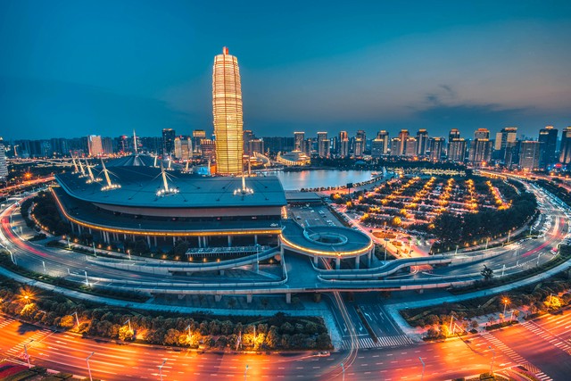 郑州怎么到大理？2024年最新攻略，从郑州出发探索大理的梦幻之旅，机票、火车、自驾全解析，带你玩转大理古城、洱海、喜洲，享受一次难忘的旅行体验！