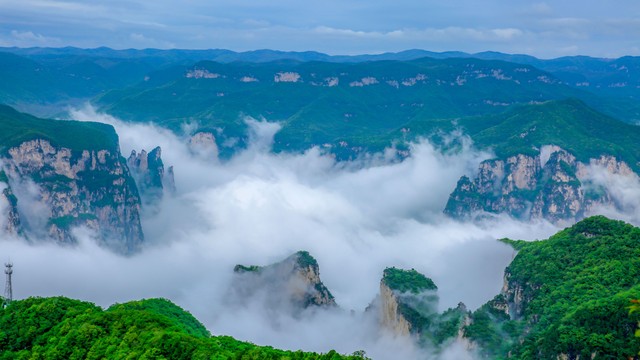 湖南张家界为什么穷？从旅游天堂到经济困境，一个美丽城市背后不为人知的故事