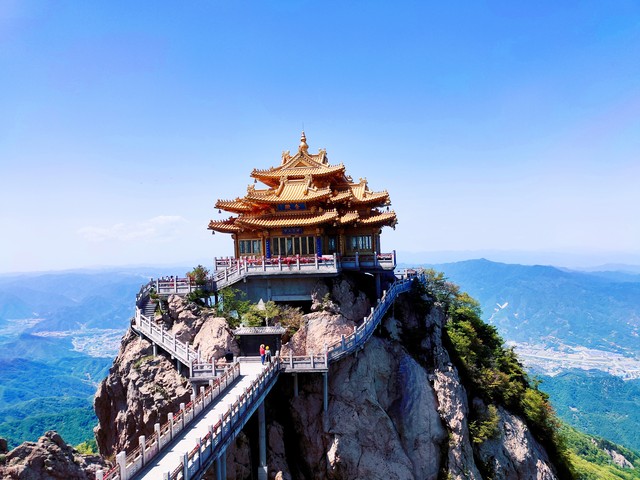 云南沪西县有什么景点？带你探索这个神秘而迷人的地方，从阿庐古洞到城子古村，再到黄草洲湿地公园，每一处都藏着不为人知的故事