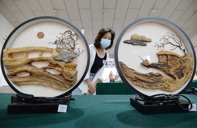 云南大理特色礼品大揭秘：从大理石工艺品到乳扇，带你领略风花雪月城的别样风情